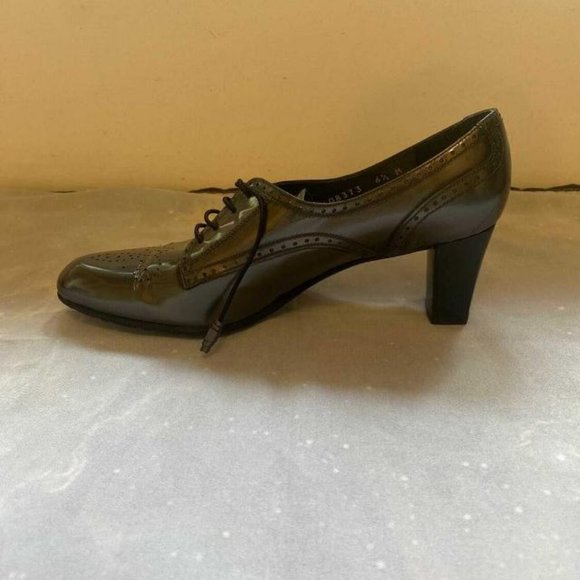 STUART WEITZMAN WINGTIP METALLIC MEDIUM HEEL  6.5 - Picture 2 of 6